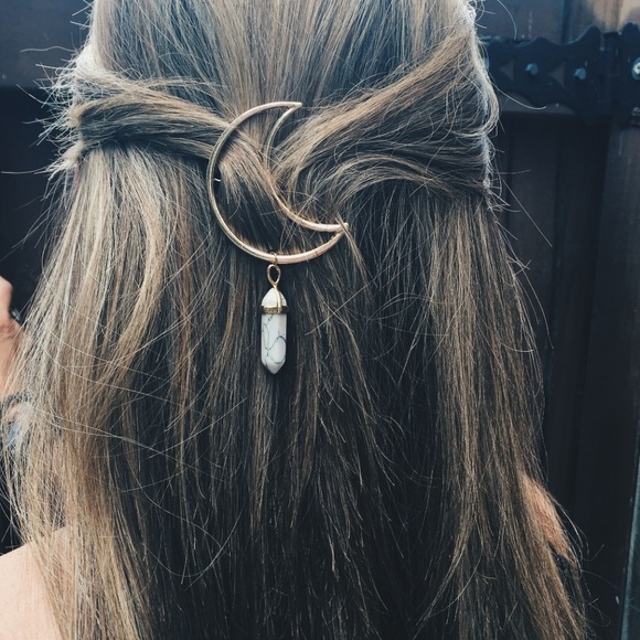 🌛Boho Silver Moon & Crystal Hair Clip🌜 - Picture 4 of 5
